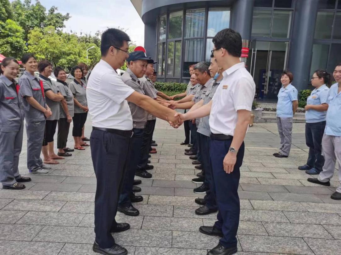 管服公司顺利完成中心多基地载体物业接管工作